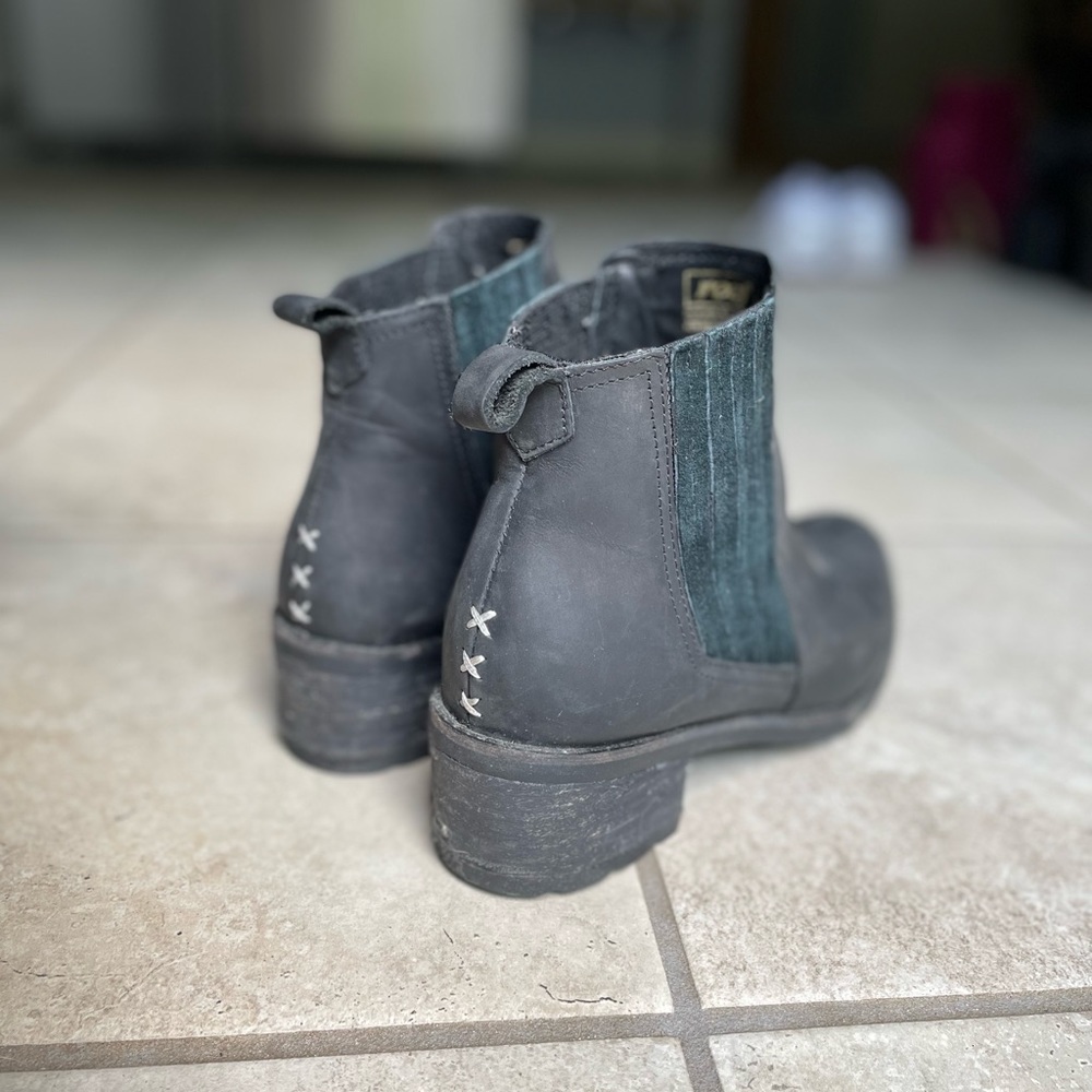 Reef Boots - image 4